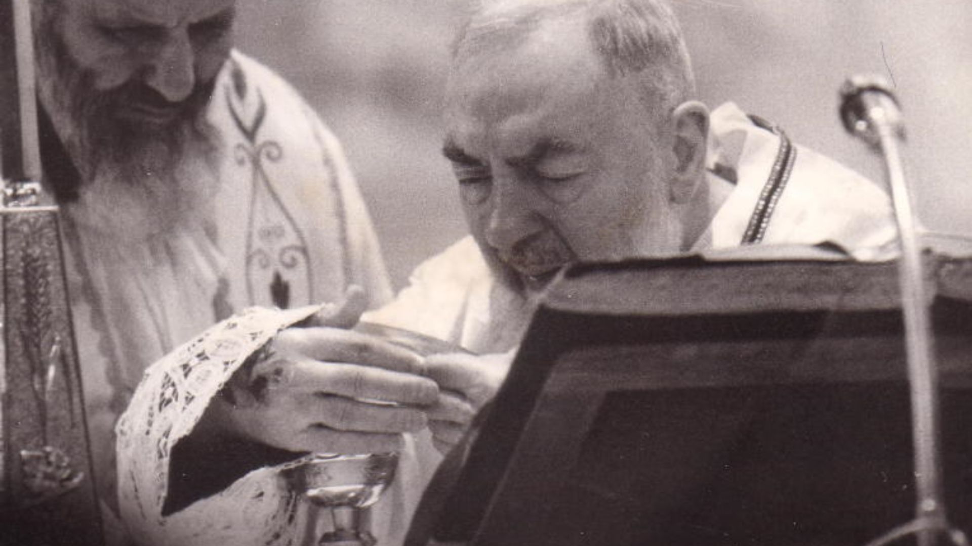 padre pio misa naslovna