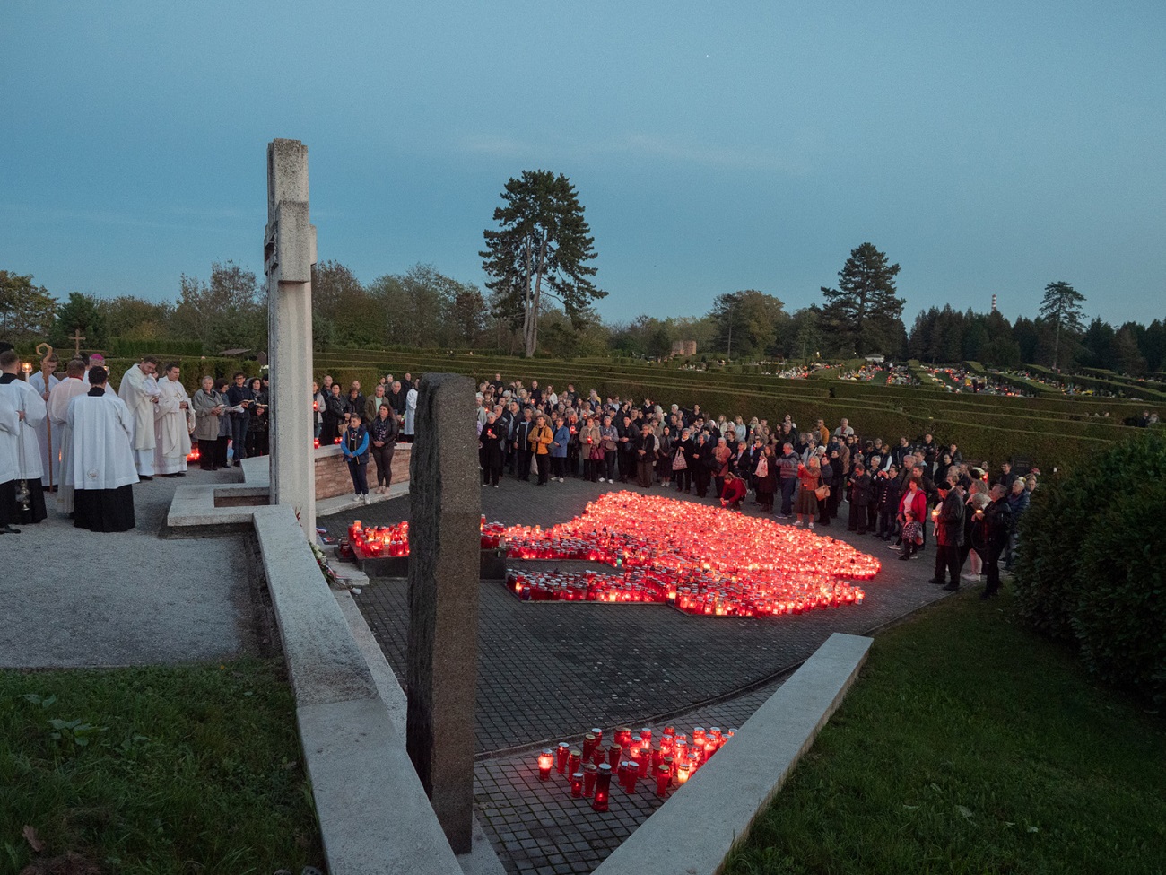 sisak svi sveti 8