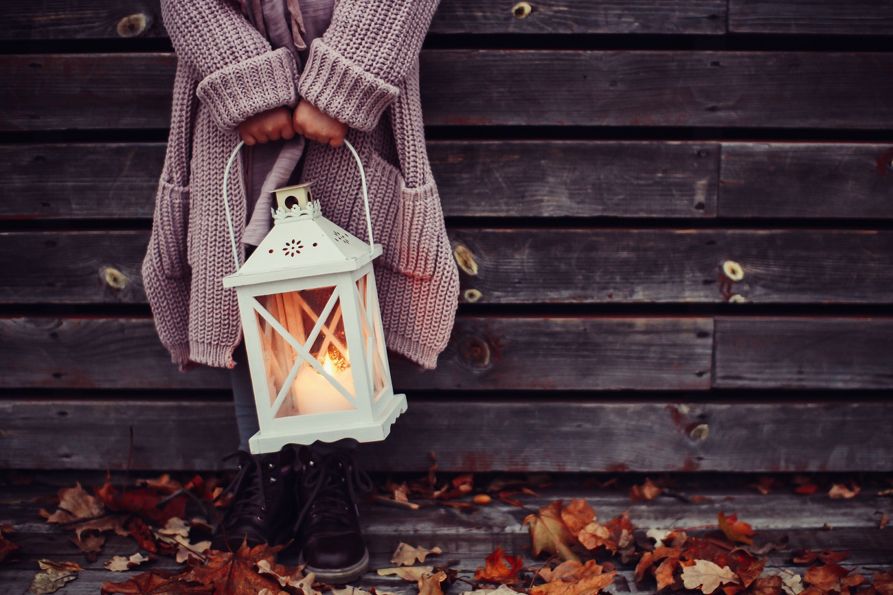 svjetlo svijeća lampion dijete