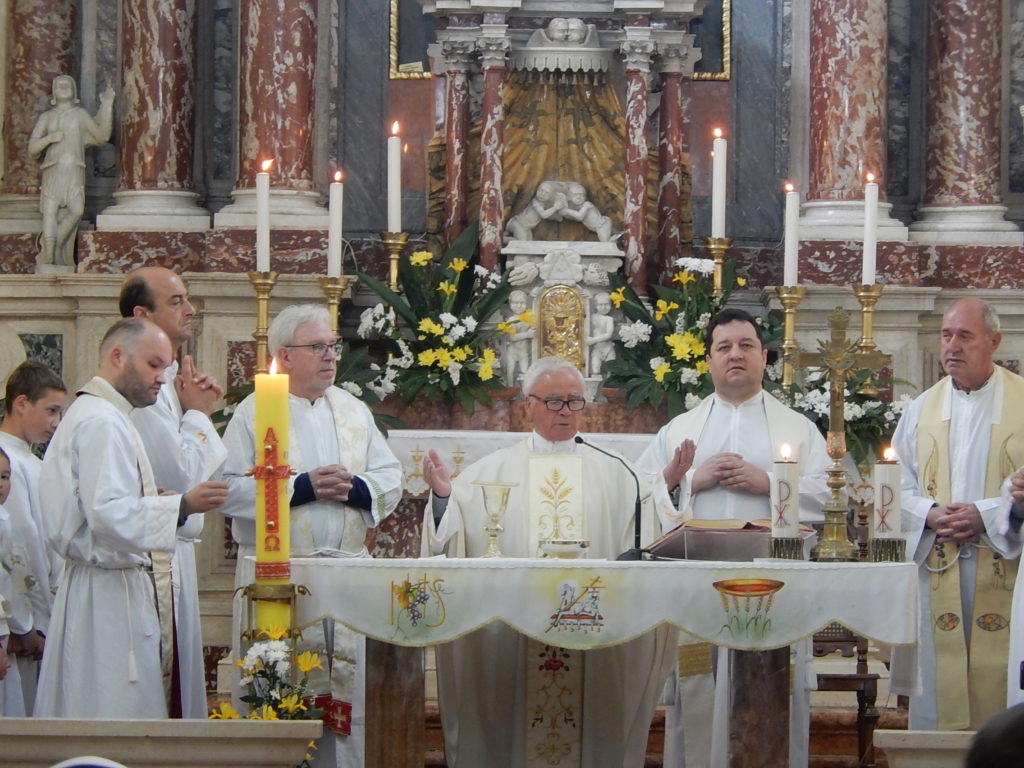 F Snimio Jadran Basic Misno slavlje u Zupi Gospe Karmelske predvodio je generalni vikar Hvarske biskupije mons. Stanko Jercic 1024x768