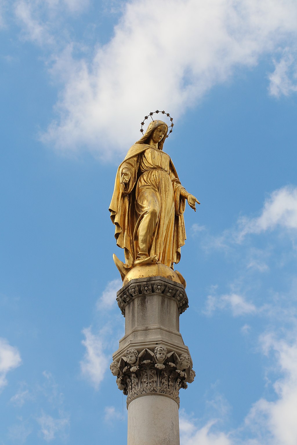 1024px Virgin Mary column Zagreb 1